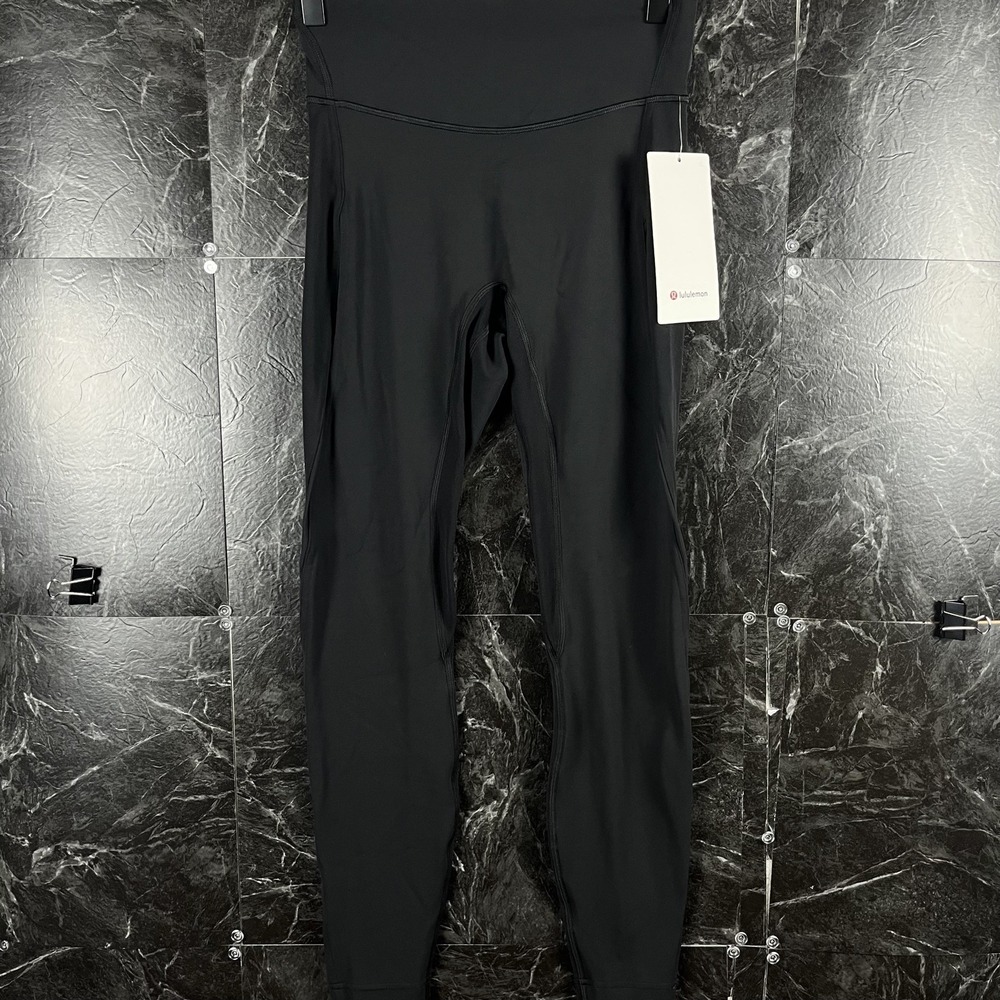 Lululemon Women's Black Nulu Highrise Leggings Size 6 -NEW